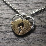 ハートフルなカピバラのペンダント