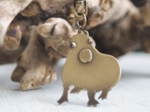 ぽけら〜っとしてるカピバラの真鍮製キーホルダー